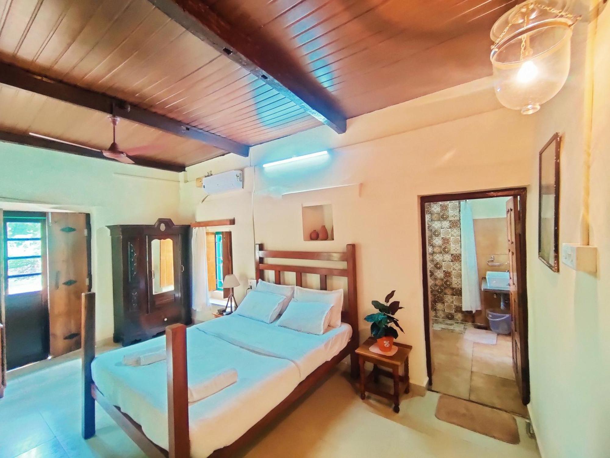 The Bungalow Bogmalo An 1880 Indo Portuguese Heritage Beach Villa South Goa Экстерьер фото